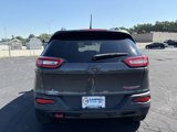 Used 2017 Jeep Cherokee Trailhawk image 4