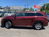 Used 2015 Toyota Highlander LE image 2