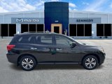 Used 2018 Nissan Pathfinder S image 2