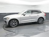 Used 2022 Volvo XC60 B5 Momentum w/ Advanced Package image 4