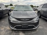 Used 2017 Chrysler Pacifica Touring-L Plus image 2