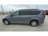 Used 2022 Chrysler Pacifica Touring-L image 5