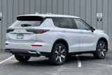 New 2025 Mitsubishi Outlander SE image 6