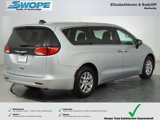 Used 2022 Chrysler Voyager LX image 3