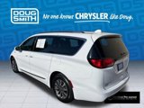 Certified 2020 Chrysler Pacifica Touring-L w/ Premium Audio Group image 5