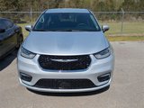 Used 2023 Chrysler Pacifica Touring-L image 5