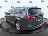 Used 2017 Chrysler Pacifica Limited image 5