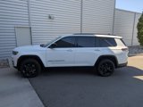 Used 2022 Jeep Grand Cherokee L Laredo image 2