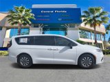 New 2025 Chrysler Pacifica Select image 4