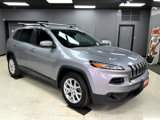 Used 2017 Jeep Cherokee Latitude image 2