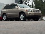 Used 2005 Toyota Highlander 4WD V6 w/ 3rd Row image 3