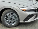 Used 2024 Hyundai Elantra SEL image 3