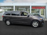 Used 2017 Kia Sedona LX w/ LX Essentials Premium Package image 3