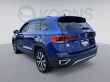 Used 2022 Volkswagen Taos SE image 4