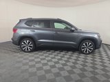 Used 2023 Volkswagen Taos SE w/ Panoramic Sunroof Package image 2