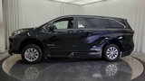 Used 2024 Toyota Sienna LE image 5