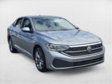 Used 2024 Volkswagen Jetta SE image 3