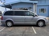 Used 2014 Chrysler Town & Country Touring w/ Driver Convenience Group image 6