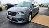 Used 2022 Chrysler Pacifica Touring-L image 4