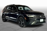 Used 2022 Volkswagen Tiguan SE w/ 2-Row Tiguan MDO Package image 2
