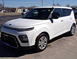 Used 2021 Kia Soul LX image 3