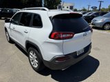 Used 2018 Jeep Cherokee Latitude Plus w/ Comfort/Convenience Group image 3