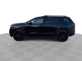 Used 2023 GMC Acadia SLE w/ Driver Convenience Package image 5