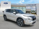 Used 2022 Mitsubishi Outlander SE image 3