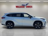 Used 2022 Toyota Highlander XSE image 2