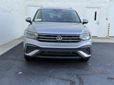Used 2022 Volkswagen Tiguan SE image 2