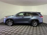 Used 2017 Toyota Highlander XLE image 5