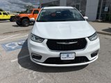 Used 2023 Chrysler Pacifica Touring-L image 5