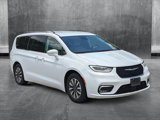 Used 2021 Chrysler Pacifica Touring-L image 3