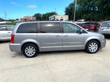 Used 2014 Chrysler Town & Country Touring image 5
