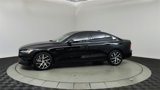Used 2020 Volvo S60 T6 Momentum image 4