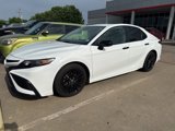 Used 2021 Toyota Camry SE image 2