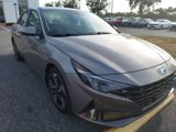 Used 2022 Hyundai Elantra SEL w/ Convenience + Premium Package image 4