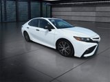 Used 2021 Toyota Camry SE image 2