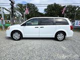 Used 2019 Dodge Grand Caravan SE w/ UConnect Hands-Free Group image 2