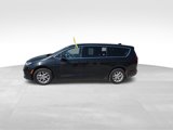 Used 2023 Chrysler Pacifica Touring-L image 5