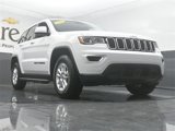 Used 2020 Jeep Grand Cherokee Laredo image 3