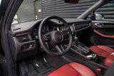 Certified 2025 Porsche Macan image 4