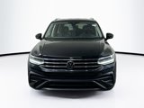 Used 2022 Volkswagen Tiguan SE image 2