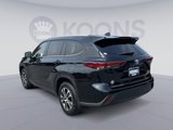 Used 2022 Toyota Highlander XLE image 4