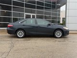 Used 2017 Toyota Camry LE image 2