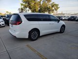 New 2025 Chrysler Pacifica Select image 4