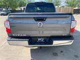 Used 2019 Nissan Titan SV image 4