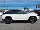 New 2025 Jeep Grand Cherokee Laredo image 5