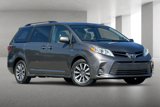 Used 2018 Toyota Sienna XLE image 2