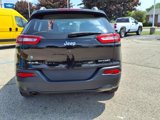 Used 2016 Jeep Cherokee Sport image 6
